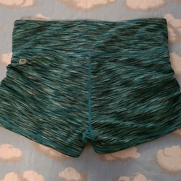 Fabletics shorts - Picture 2 of 5